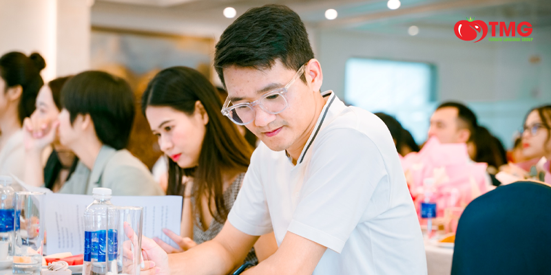 Workshop Cắt Hoa Giấy Và Trình Bày Bằng Tiếng Trung: Sáng Tạo – Tự Tin – Thực Chiến Tại Tomato Hải Phòng