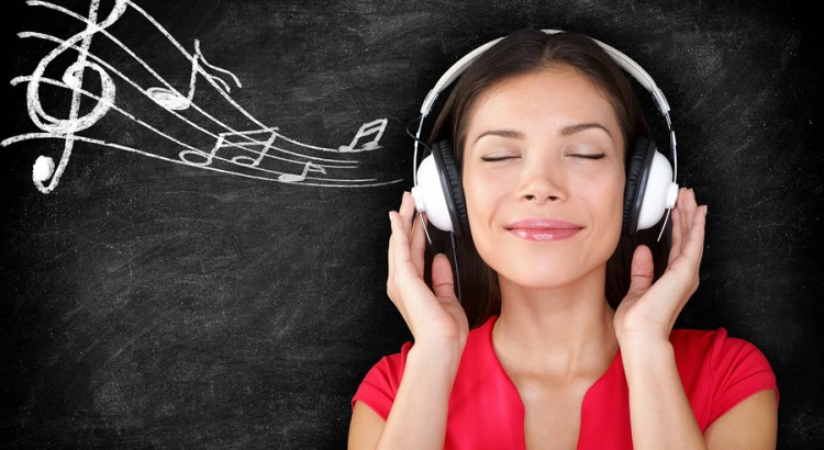 nghe nhạc tiếng anh giúp tăng khả năng nghe