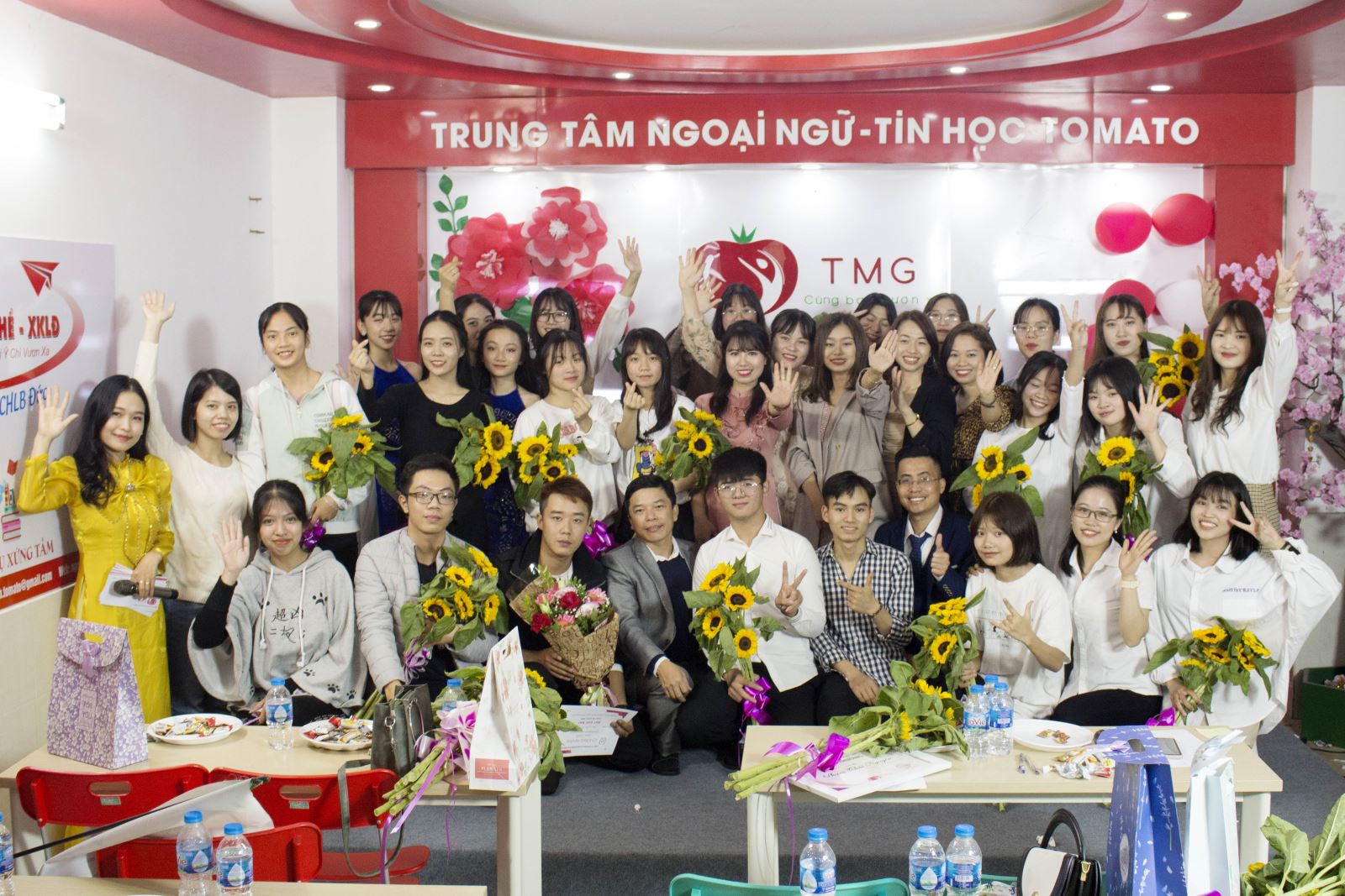 Mừng ngày nhà giáo Việt Nam 20-11 tại trung tâm ngoại ngữ Hải Phòng TOMATO